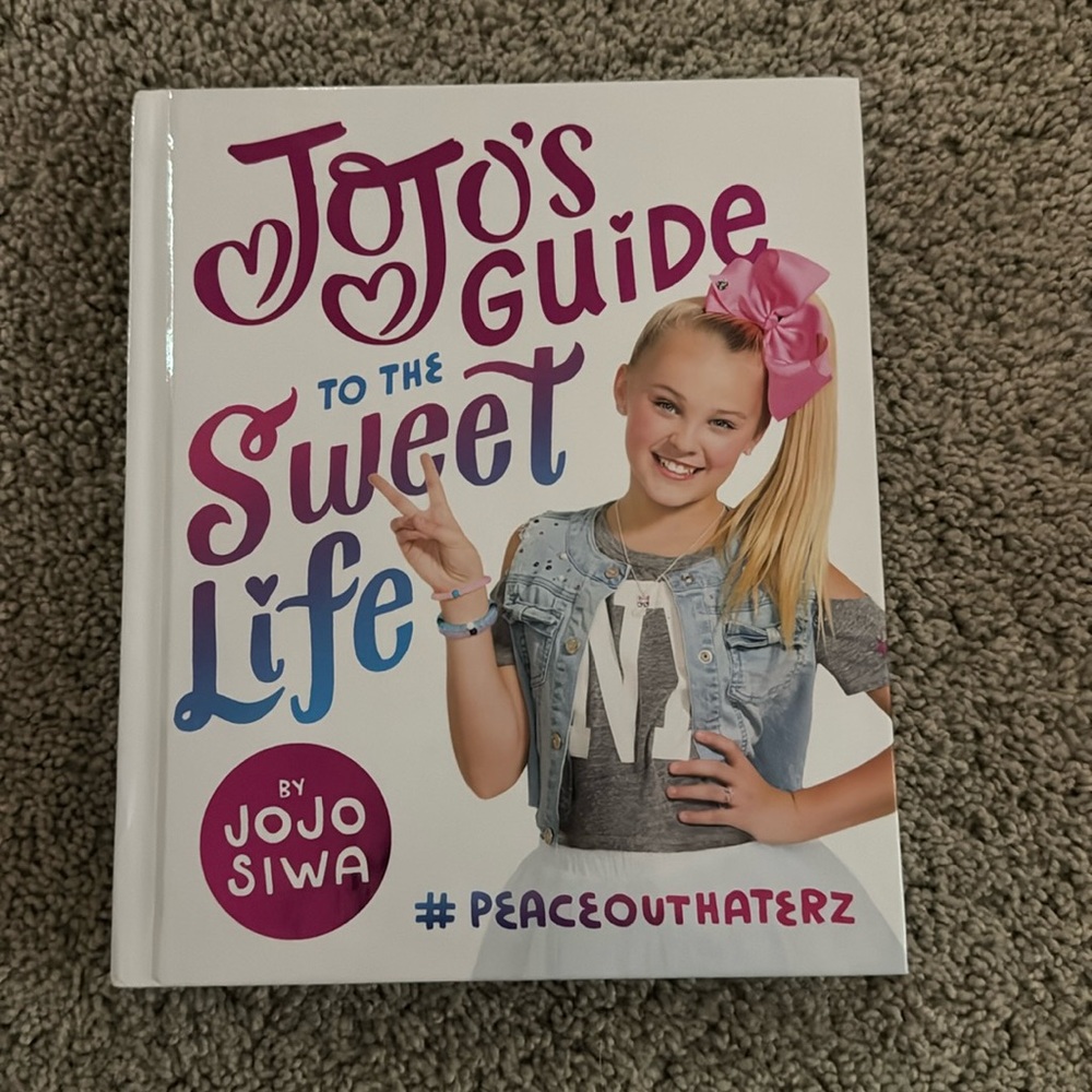 JoJo Siwa Book “JoJo’s Guide To The Sweet Life”